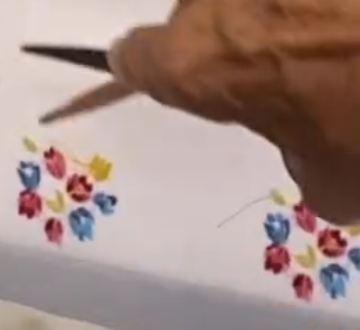 Fichier:Machine a broder manuelle-3.jpg