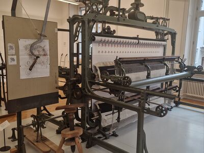 Machine à broder manuelle de 1890 (Musée du textile de St-Gall)