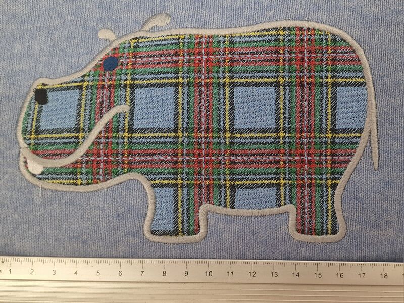 Fichier:Hippo-tartan-inkstitch-17cm.jpg