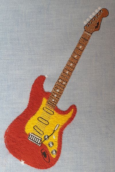 Fichier:Fender stratocaster-v4b.jpg