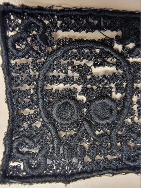 Tentative ratée : les éléments du motif de remplissage ne sont pas assez superposés